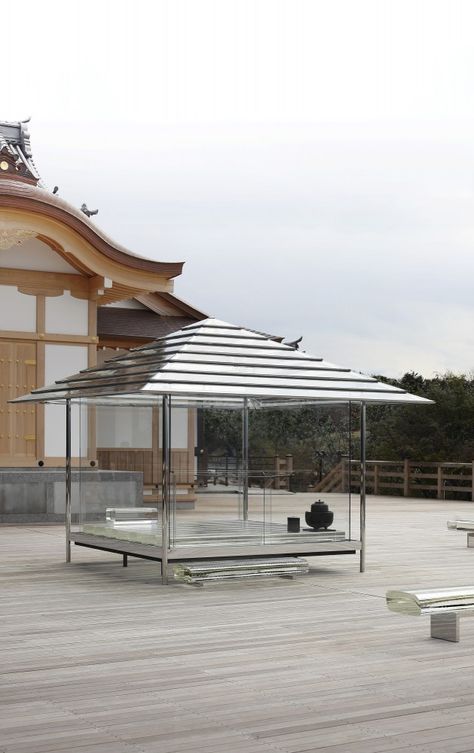 Tokujin Yoshioka, Houses In Japan, Japanese Tea House, Mirror House, Japanese Tea Ceremony, Side Table Design, Tea House, Tea Room, Contemporary Architecture