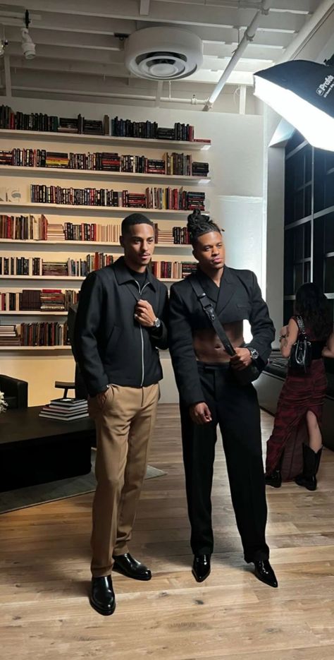 Keith Powers Fashion, Keith Powers Style, All Black Old Money Outfit, Keith Powers Outfits, Mens Dinner Outfit Classy, Keith Powers, Black Men Fashion Urban, Mens Smart Casual Outfits, Black Men Fashion Casual