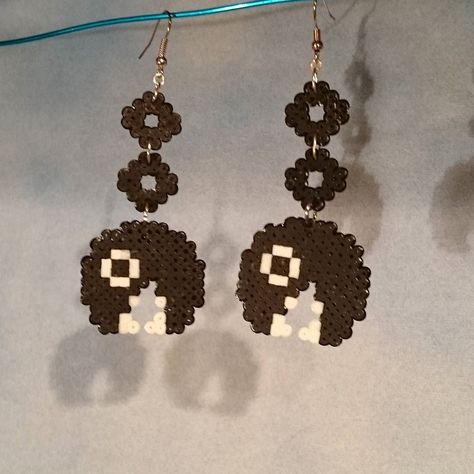 Nerdy Perler Beads, Perler Earrings, Man Earrings, Hamma Beads Ideas, Easy Perler Beads Ideas, 3d Perler Bead, Fusion Beads, Perler Bead Templates, Perler Crafts