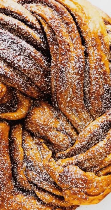 Pumpkin Babka Recipe, Pumpkin Babka, Babka Cake, Babka Bread, Jewish Holiday Recipes, Babka Recipe, Cooking Pumpkin, Biscuit Rolls, Sweet Buns