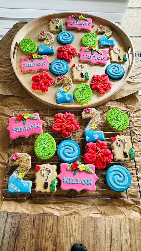 Moana Sugar Cookies Personalised Cookies Maui - Etsy Moana Sugar Cookies, Personalised Cookies, Moana Cookies, Personalized Cookies, Ingredients List, Unicorn Cake, Custom Cookies, Decorated Cookies, Living Food