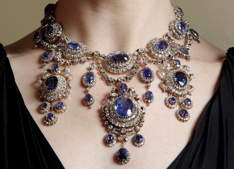 Gods and Foolish Grandeur: Useful things Inexpensive Jewelry, Royal Jewels, Royal Jewelry, Crown Jewels, Fabulous Jewelry, Fantasy Jewelry, Sapphire Necklace, High Jewelry, Kitsch