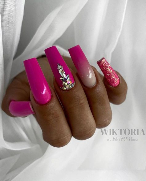 Nail Designs Rhinestones, Matte Stiletto Nails, Lux Nails, Nail Colors Winter, Nails Tumblr, Nails 2024, Rhinestone Nails, Stiletto Nails, Nails Inspiration