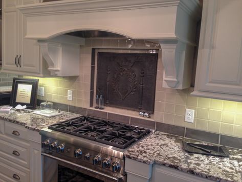 Fireback Backsplash, Metal Backsplash Kitchen, Kitchen Mosaic, Lake House Kitchen, Kitchen Hood, Neutral Kitchen, Kitchen Hoods, Cottage In The Woods, Electric Stove