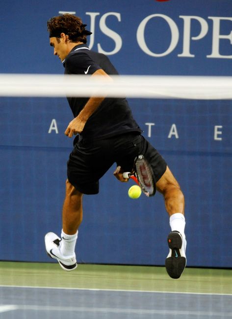 The legend of Roger Federer continues. In his first-round matchup last night at the US Open, Federer (for the second year in a row) made an incredible, bet. Federer Nadal, Sporting Legends, Arthur Ashe, Tennis Legends, Tennis Life, Tennis Tips, Professional Tennis Players, Star Struck, Match Point