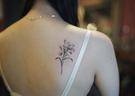 Lilly Flower Tattoo, Gladiolus Tattoo, Tattoo Fixes, Lily Tattoo Design, Lily Flower Tattoos, Small Chest Tattoos, Yang Tattoo, Tattoo Spots, Lavender Tattoo