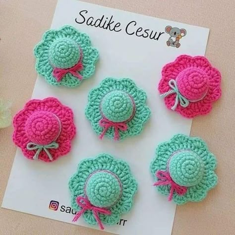 Crochet Christmas Crafts, Crochet Ripple Afghan Pattern, Crochet Ripple Afghan, Crochet Flower Headbands, Crochet Keychains, Embroidery Lessons, Crochet Keychain Pattern, Pola Amigurumi, Stylish Crochet