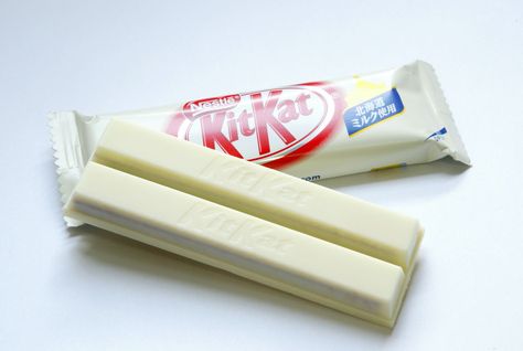 White Chocolate Kit Kat Made with Milk from Hokkaido | Flickr ... Kitkat White Chocolate, Kit Kat Recipes, Japanese Kitkat, Kitkat Chocolate, Kit Kat Flavors, Chocolate Drawing, Old School Candy, Japanese Kit Kat, Japan Hokkaido