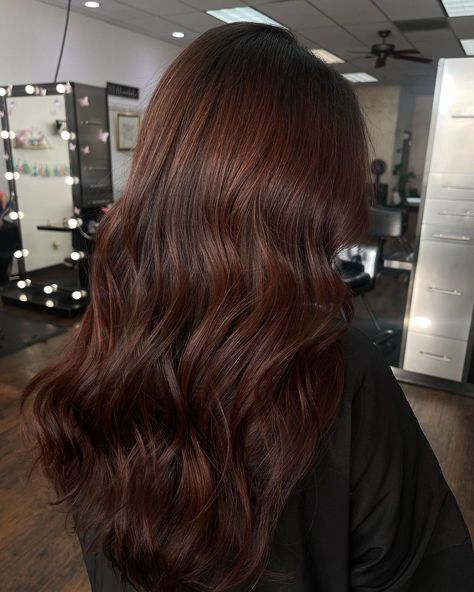 50 Must-Try Red Brown Hair Trends For 2023 Red Brown Hair Colors, Dark Red Hair With Brown, Chocolate Auburn Hair, Redish Brown Hair, Brownish Red Hair, Brown Auburn Hair, Reddish Brown Hair Color, Red Brown Hair Color, Cinnamon Hair Colors