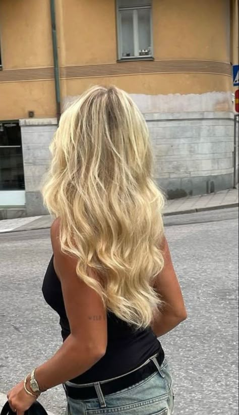 Formal Hair Blonde, Sunkissed Dirty Blonde Hair, Natural Looking Blonde Hair Highlights, Super Blonde Hair, Beachy Blonde Hair, Blondes Do It Better, Hair Colour Inspo, Blonde Hair Goals, Blonde Hair Inspo