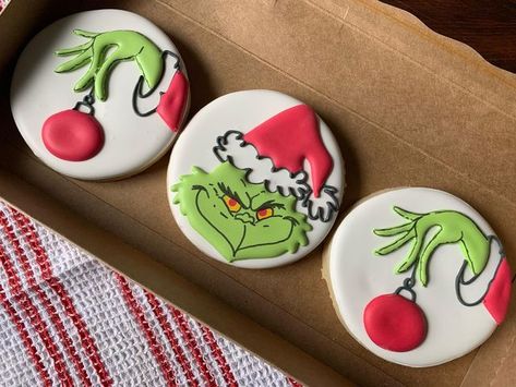 Cookie Designs Christmas, The Grinch Cookies Decorated, Easy Grinch Cookies Decorated, Grinch Decorated Cookies, The Grinch Sugar Cookies, Christmas Sugar Cookies Decorated Grinch, Grinch 1st Birthday Cookies, Grinch Sugar Cookies Decorated, Grinch Cookies Decorated