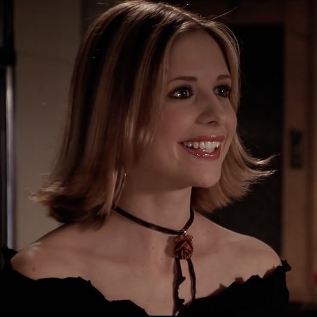 Flippy Hair, Sarah Michelle Gellar Buffy, Buffy Style, Cabin Aesthetic, Character Fashion, Buffy Summers, Vintage Witch, Sarah Michelle Gellar, Cute Halloween Costumes