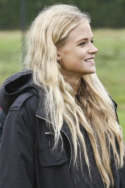 Gabriella Wilde Gabriella Wilde Aesthetic, Gabrielle Wilde, Gabriella Wilde, Twilight Book, Hula Dance, Football Match, Just Girl Things, Belly Dance, Hair Inspo