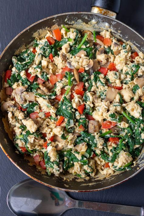 Veggie Scramble, Easy Yummy Breakfast, Leftover Veggies, Egg White Recipes, Meals Breakfast, Chorizo And Eggs, Big Family Meals, Scrambled Eggs Recipe, Yummy Healthy Breakfast