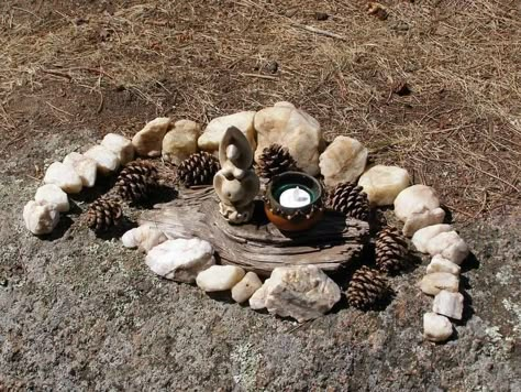 Goddess Alter, Outdoor Altar, Goddess Altar, Altar Inspiration, Sacred Space Altar, Gentle With Yourself, Pagan Crafts, Something Positive, Old King