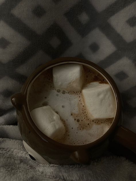 Hot Choco Aesthetic, Brown Winter Aesthetic, Cozy Hot Chocolate Aesthetic, Hot Cocoa Aesthetic Fall, Hot Chocolate Aesthetic, Hot Chocolate Aesthetic Cozy, Cosy Hot Chocolate Aesthetic, Hot Chocolate Dark Aesthetic, Chocolate Movie