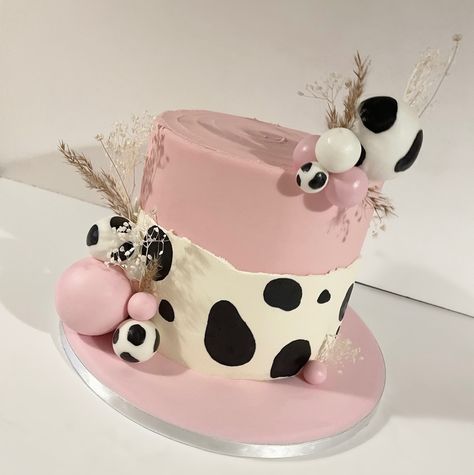 Facebook Cow Cakes Birthday, Holy Cow Im One Birthday Girl Cake, Pink Cow Cake Ideas, Cow Cakes Birthday Girl, Fluffy Cow Birthday Cake, Holy Cow I’m One Smash Cake Girl, Cow Birthday Cake, Cow Cakes, Cow Birthday