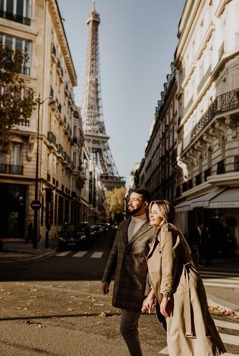 Paris couple & engagement photoshoot | Travellerki Portrait Couple Engagement Photoshoot, Paris Engagement Photos, Paris Inspiration, Paris Honeymoon, Paris Photoshoot, Paris Family, Paris Couple, Eiffel Tower In Paris, Paris Elopement