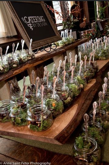 Salad Jar Station Salad Bar Wedding Receptions, Salad Station Wedding, Salad Station Ideas, Salad Bar Display, Salad Station, Forest Picnic, Buffet Stations, Buffet Set Up, Bar Wedding Reception