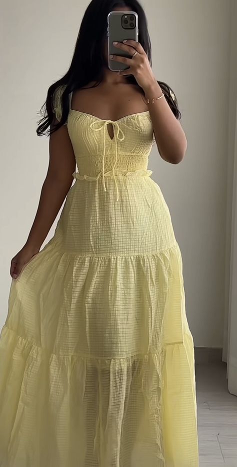 Flowy Feminine Outfits, Flowy Dresses Aesthetic, Sundresses Outfit, Yellow Sundress Outfit, Summer Flowy Dresses, Long Boho Dress, Olivia Dunne, Long Dresses Casual, Modest Girly Outfits