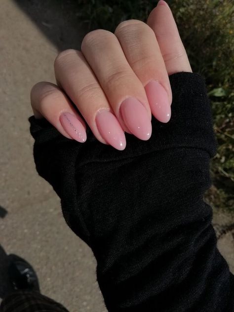 Nails Model, Ring Finger Nails, Subtle Nails, Nails Aesthetic, Basic Nails, Casual Nails, Classy Acrylic Nails, Acrylic Nails Coffin Pink, Almond Acrylic Nails