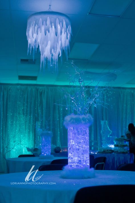 icicle chandelier- i will try this..... don't know if i can find the hula hoops in the middle of winter Square Ombre, Nails Artwork, Ice Party, Nail Artwork, Winter Wonderland Theme, Wedding Themes Winter, Hula Hoops, Nails Winter, Winter Wonderland Party