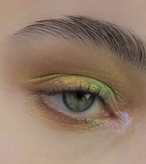 Make Green Eyes Pop, Green Eyes Pop, Makeup Suggestions, How To Make Green, Cute Eye Makeup, Work Makeup, Glitter Eye Makeup, Eye Makeup Pictures, Pinterest Makeup