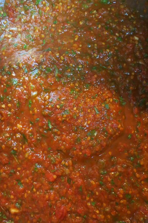 No-Peel Salsa Recipe from Homegrown Tomatoes Best Canning Recipes For Tomatoes, Canning Tomatoes With Skin On, Making Salsa, Salsa Canning Recipes, Make Salsa, Garden Salsa, Tomato Salsa Recipe, Canning Salsa, Chili Sauce Recipe