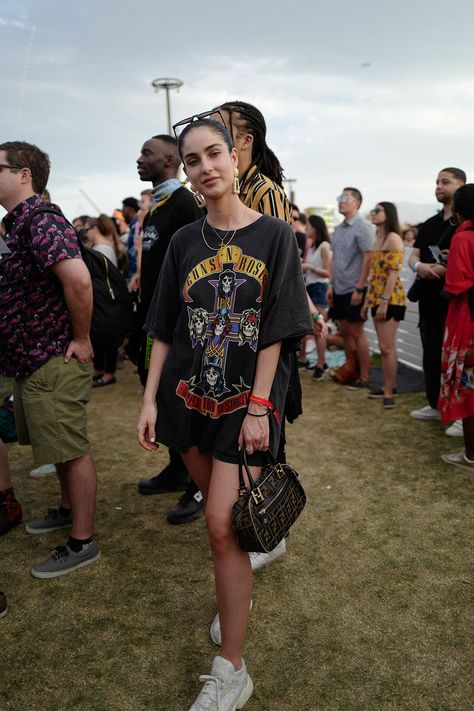 Band Shirt Outfits, Lollapalooza Outfit, Festival Outfit Inspiration, Festival Mode, Streetwear Inspiration, Summer Festival Outfit, Look Festival, Fest Outfits, Music Festival Outfits