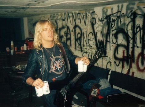 Jeff Hanneman Slayer, Jeff Hanneman 80s, Motley Crue Albums, Venom Black Metal, Jeff Hanneman, Optimus Prime Wallpaper Transformers, Slayer Band, Metal Heads, Heavy Metal Fashion