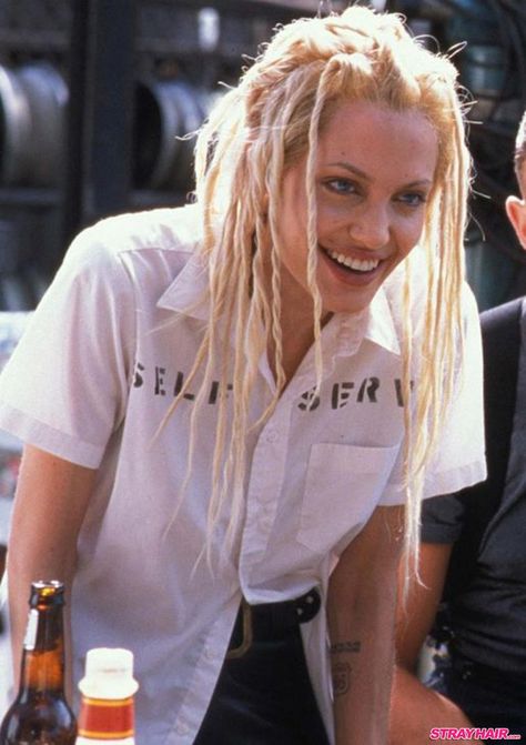 Angelina Jolie Sway Gone In 60 Seconds Platinum Blonde Dreads Hair Angelina Jolie Blonde, John Voight, Angelina Jolie 90s, Pink Dreads, 90s Grunge Hair, Blonde Dreads, Gone In 60 Seconds, Look Retro, Dread Hairstyles