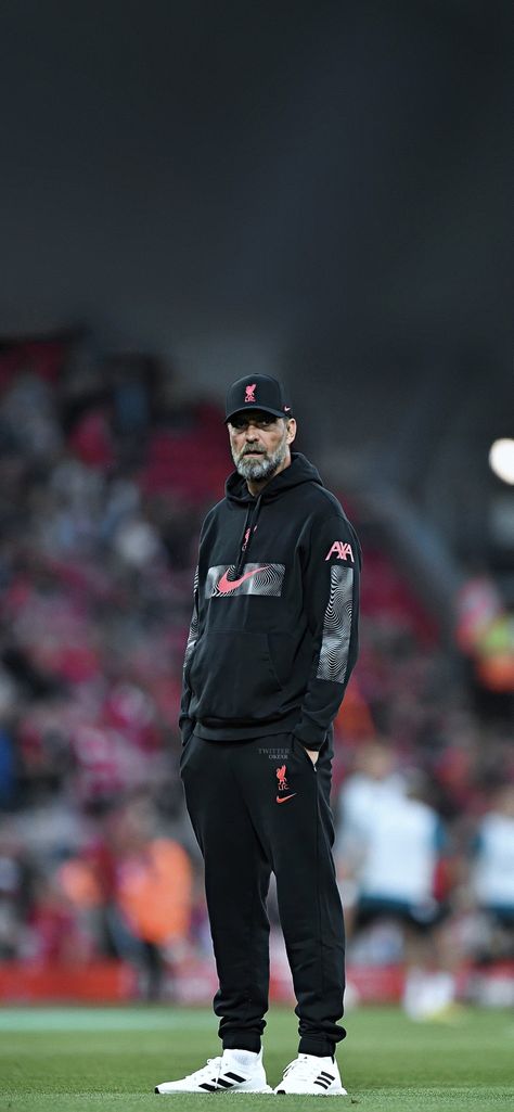 Jurgen Klopp Liverpool, Jurgen Klopp Wallpaper, Klopp Wallpaper, Liverpool Coach, Cold Pics, Liverpool 2022, Liverpool Klopp, Sporty Outfits Men, Klopp Liverpool