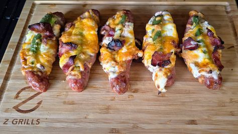 Sausage Popper Boats on the Pellet Grill Sausage Boats, Pellet Grill Accessories, Grilling Guide, Seafood Bake, Grilled Roast, Baked Roast, Baked Vegetables, Maple Bacon, How To Make Sausage