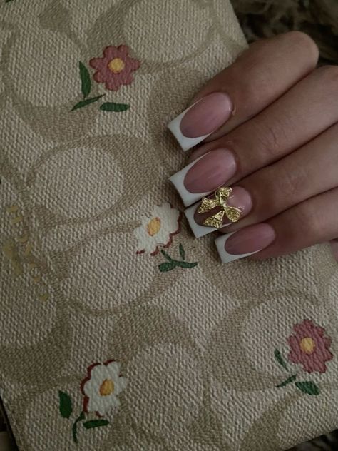 Nails Pictures, Quince Nails, Gold Acrylic Nails, Classy Nail, Diy Acrylic Nails, Ice Spice, Modern Nails, Girly Acrylic Nails, French Tip Acrylic Nails