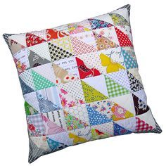 Retro Half Square Triangle Pillow Cover Patchwork Cushions, Hst Quilt, Red Pepper Quilts, Quilted Pillow Covers, Creative Pillows, Postage Stamp Quilt, Pillow Inspiration, Half Square Triangle Quilts, Patchwork Cushion