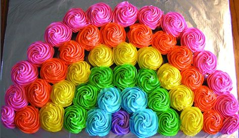 Baby Shower Kuchen, Rainbow Baby Shower Theme, Cupcake Rainbow, Key Lime Cupcakes, Rainbow Themed Birthday Party, Ideas Cupcakes, Pull Apart Cupcake Cake, Pull Apart Cake, Cake Pulls