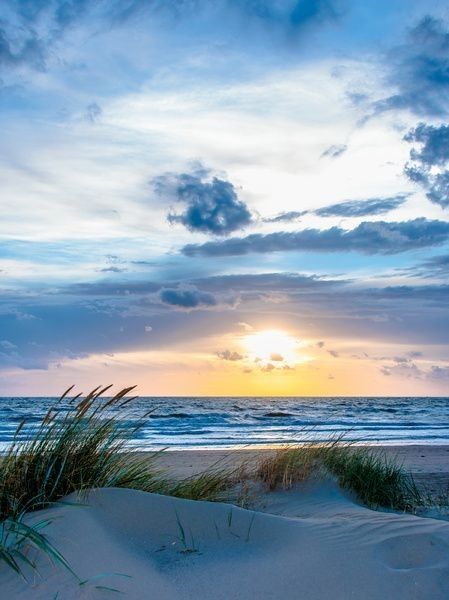 August Landscape, Beach Art Painting, Summer Blues, Ocean Pictures, Amazing Sunsets, Beach Landscape, Landscape Pictures, Beautiful Scenery Nature, Jolie Photo