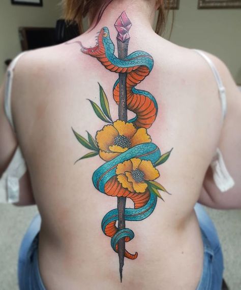 Color Spine Tattoo, Spine Tattoos Traditional, Traditional Spine Tattoo, Colorful Back Tattoo, Spine Tattoo Ideas, Unique Tattoo Ideas, Piece Tattoo, Back Piece Tattoo, Quality Tattoo