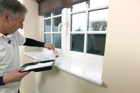 What is the Best Paint for Window Sills? Painted Window Sill, Internal Window Sill, Deep Window Sill, Wooden Window Sill, Painted Window Frames, Diy Exterior, Trim Paint, Waterproof Paint, Window Sills