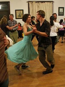 Bennington Contradance – Do I dare try this with Dale?! Contra Dancing, Contra Dance, Dance Images, Country Dance, Swing Dancing, Dance Like No One Is Watching, Square Dancing, Traditional Dance, Shall We Dance