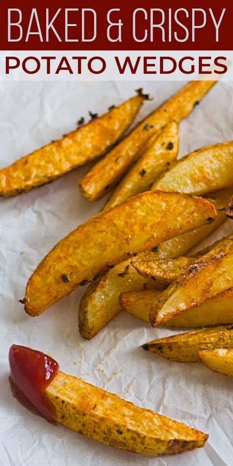 Baked crispy potato wedges are a food everyone loves! Soft on the inside and crispy outside, with a coating of simple seasoning, these baked potato wedges are a healthier choice than fries and just as tasty. #SundaySupper #potatowedges #potatoes #potatorecipe #potatowedgesrecipe #potatowedge #bakedpotatoes #bakedpotato #easyrecipes #appetizerrecipe #sidedishrecipe #sidedishforburgers #fries #appetizers #easyappetizers Baked Potato Wedges, Crispy Potato Wedges, Potato Wedges Recipe, Wedges Recipe, Potato Wedges Baked, How To Make Potatoes, Supper Ideas, Supper Recipes, Potato Wedges