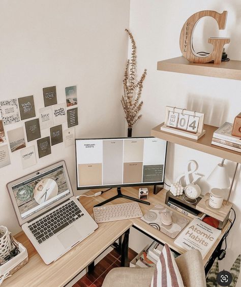 Desk Decor Ideas Office Cubicle, Desk Decor Ideas Office, Feminine Home Office Classy, Cozy Cubicle, Desk Decor Ideas, Office Decor Workplace, Cubicle Design, Office Desk Set, Chic Office Decor