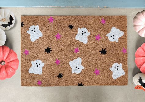 Halloween Ghost Doormat with Pink Stars Door Mat Diy, Halloween Doormat, Ghost Pattern, Halloween Door Mat, Ghost Dog, Layered Rugs, Custom Doormat, Pink Halloween, Halloween Theme