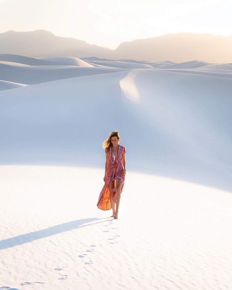 White Sands National Monument, New Mexico. In my photoshoot, I would wear a Stevie Nicks inspired outfit with blue Elton John sunglasses. Footsteps In The Sand, Sand Dunes Photoshoot, Southern Road Trips, White Sands New Mexico, New Mexico Road Trip, White Sands National Monument, American National Parks, Another Planet, Location Inspiration