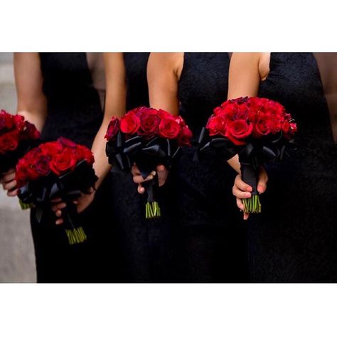 Red And Black Bridesmaid Bouquet, Wedding Bouquets Red, Black Baccara Roses, Rose Bridesmaid Bouquet, Future Christmas, Gold Wedding Flowers, White Flower Bouquet, Red Bouquet Wedding, Bridesmaids Bouquet