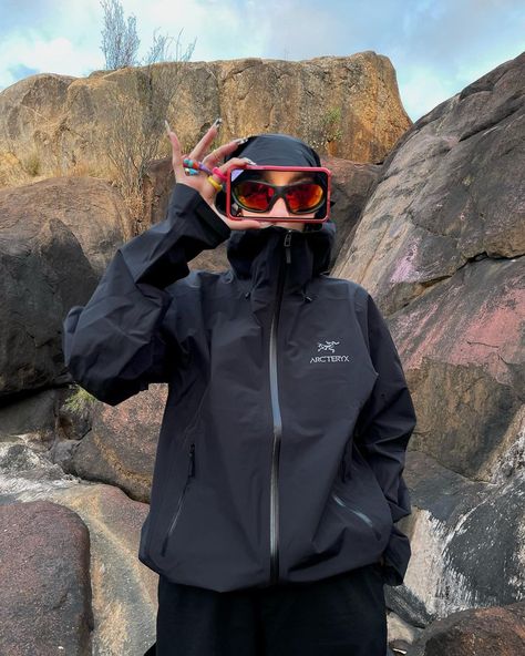 Mrs. Sauce on Instagram: “you like #arcteryx? name every mountain‼️🏔” Black Jacket Men, Outdoor Jacket Women, Arcteryx Jacket, Outdoor Aesthetic, Outdoor Jacket, Mode Inspo, Waterproof Jacket, Jacket Brands, Jacket Design