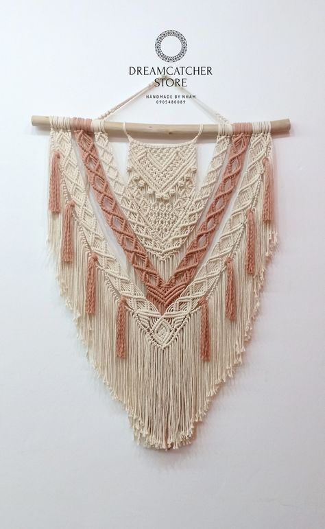 Welcome to my ETSY shop! I drew this macrame painting with a lot of love. I love handicrafts and it's made from natural ingredients in Vietnam. Material: - 100% cotton - driftwood branches Color: Cream color mix Pink bean pods Size: W: 80 cm ~ 31.4 in H: 100 cm ~  39.3 in Note! The product is woven with different wood branches, so each product will be slightly different. You can order according to the required color and size. Please message us. See more of our Macrame and Dreamcatcher products h Giant Macrame, Macrame Inspiration, Baby Shower Boho, Macrame Backdrop, Macrame Wall Hanging Patterns, Macrame Boho, Large Macrame Wall Hanging, Large Macrame, Macrame Patterns Tutorials