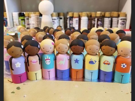 How To Paint Peg People, Peg People Family, Peg People Diy, Peg People Ideas, Peg Doll Ideas, Peg Dolls Ideas, Peg Dolls Family, Peg Doll Family