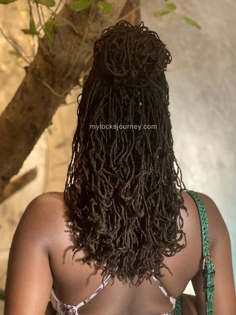 Sista Locs Sister Locks, Locks Aesthetic, Layered Locs, Loc Sizes, Mini Locs, Braids Over Locs, Curly Locs, Locks Hair, Loc Inspiration