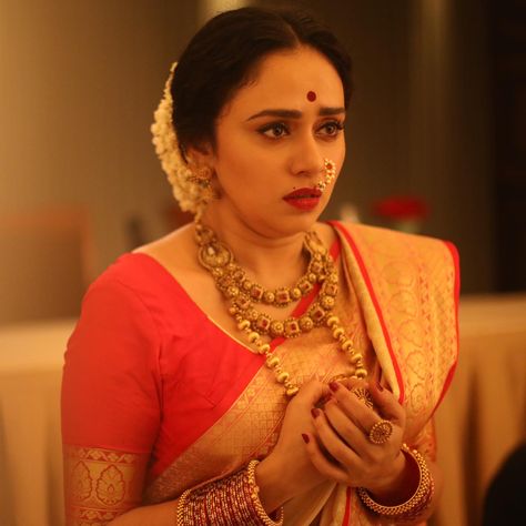 Amruta Khanvilkar, Saree, Actresses, Actors